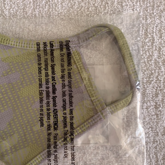 Fabletics Face Mask - Picture 4 of 8